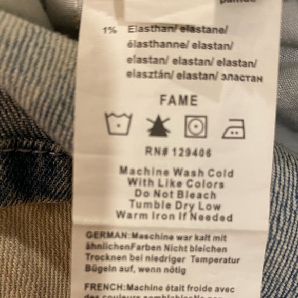 GENTLY WORN SIZE 12 VENUS DENIM MINI SKIRT WITH ACID WASH AND IS DISTRESSED - Picture 3 of 10